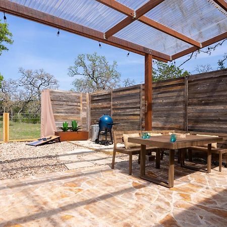 Romantic Tiny Luxury Retreat W Heated Pool, Sauna N Outdoor Shower In Wimberley 10 Acres エクステリア 写真