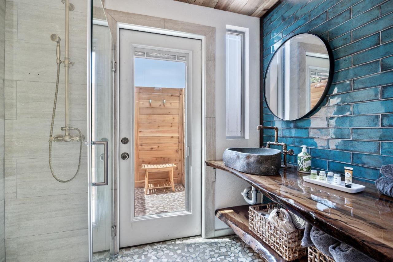 Romantic Tiny Luxury Retreat W Heated Pool, Sauna N Outdoor Shower In Wimberley 10 Acres エクステリア 写真