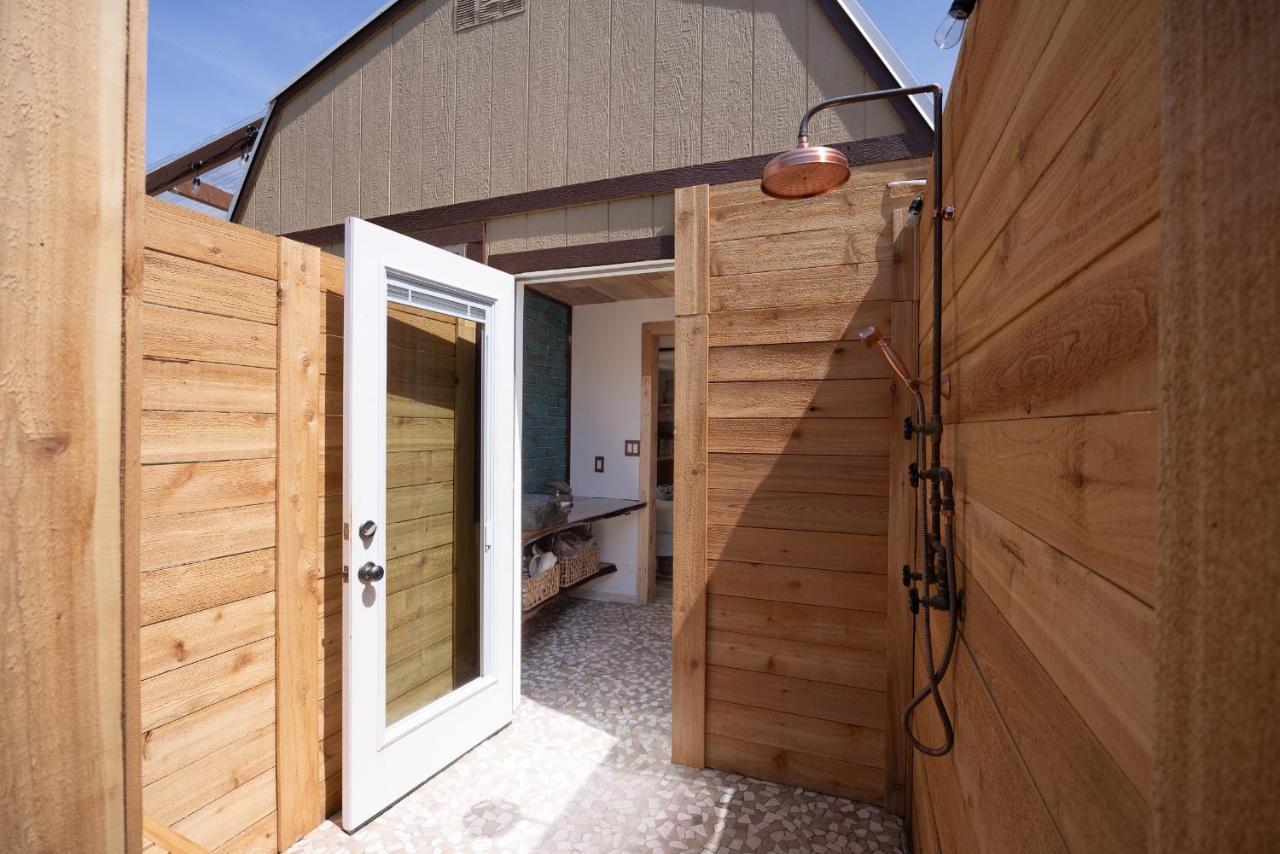 Romantic Tiny Luxury Retreat W Heated Pool, Sauna N Outdoor Shower In Wimberley 10 Acres エクステリア 写真
